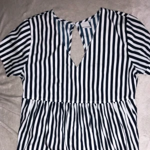  - Normal i storlek. Knappt använd. 