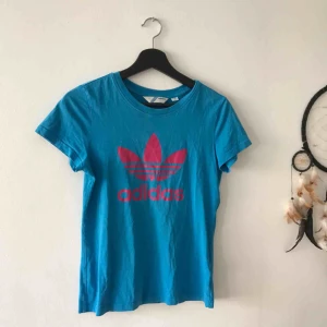  - Använd ett fåtal gånger. Fint skick! Fin färg. 