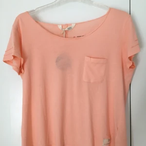  - Odd Molly t-shirt. Oanvänd, storlek 2. Frakt 30kr 