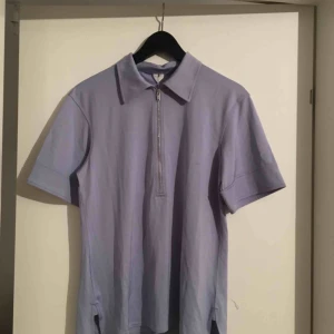  - T-shirt från arket. Aldrig använd.