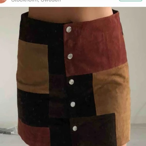  - Världens finaste kjol, Köpte den här på plick men mst tyvärr sälja den vidare då den är för liten för mig :((( (Bilderna är lånade från förra säljaren) 