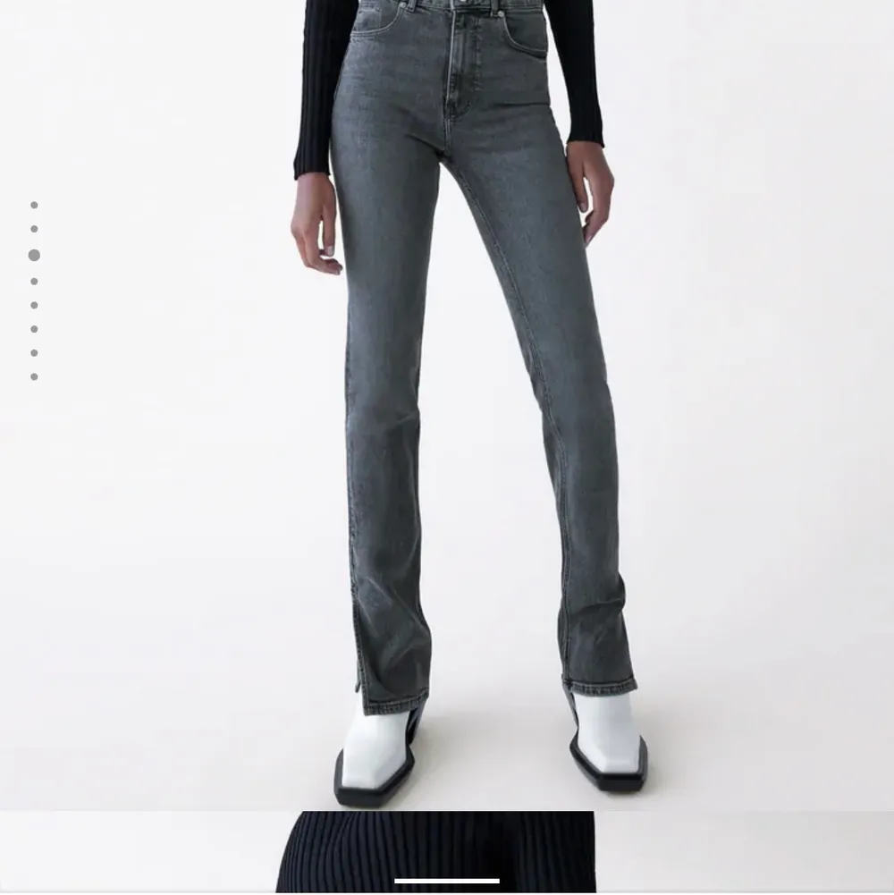 Säljer dessa jeans pga använder ej. Jeans & Byxor.