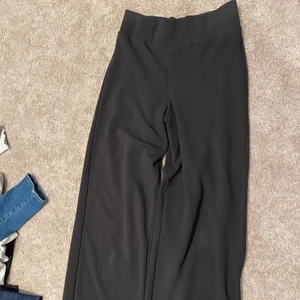 Vida kostymbyxor  - Vida kostymbyxor från Gina tricot!