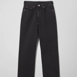 Jeans  - Skitsnygga svarta weekday jeans i modellen ROWE. Säljer då dem inte passar mig längre. Köparen står för frakt🌸💗😋