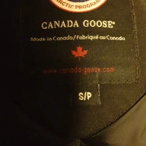 Canada goose expedition jacka  - Canada goose expedition jacka den är typ helt ny köpte den det här året 