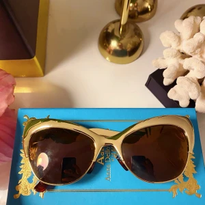 Anna Dello Russo x H&M glasögon  - Snygga och i gott skick!