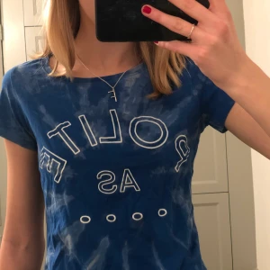 Tie Dye T-Shirt - Säljer min coola tie die tröja!! Så snyggt tryck och perfekt passform. 