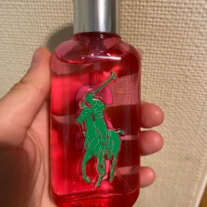 Ralph Lauren 2 parfym 50ml - Ralph Lauren Big Pony Women #2 parfym. Parfymen är i nyskick då den knappt är använd. 
