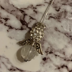 Lyckoänglar säljes - Säljer Lyckoänglar, 1 ängel = 19 kr + frakt 11 kr. Har fler änglar än dessa tre, går även att designa själv. Skicka ett meddelande om du är intresserad av en ängel, har många olika färger på pärlor. Kan t.ex sättas på träns, halsband, nycklar osv. 