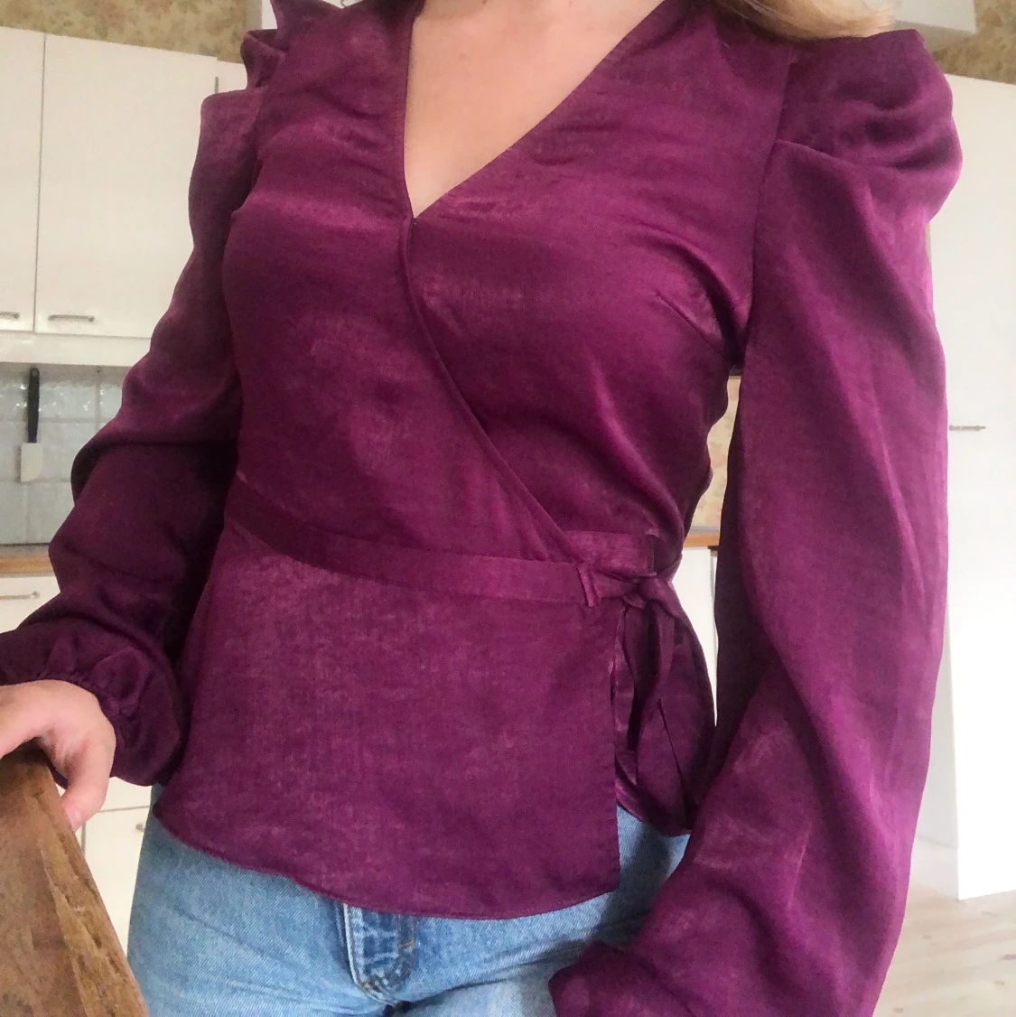 Lila omlottblus med puffärmar - 90