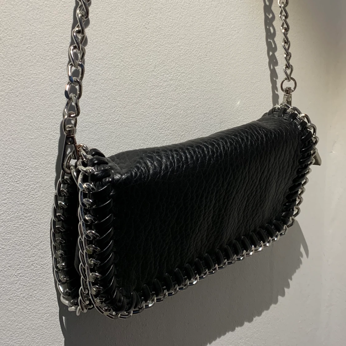 Svart axelväska - 90