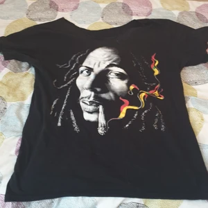 Bob marley T-shirt  - En bob marley T-shirt. Oversized