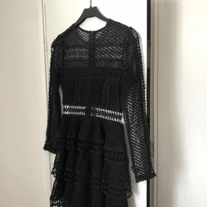 Linn Ahlborg X nakd - Säljer denna fina klänning från Linn Ahlborgs kollektion med Nakd. Använd 1 gång! 