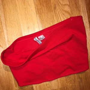 Bandeau topp - Topp aldrig använd! 30kr inklusive frakt 