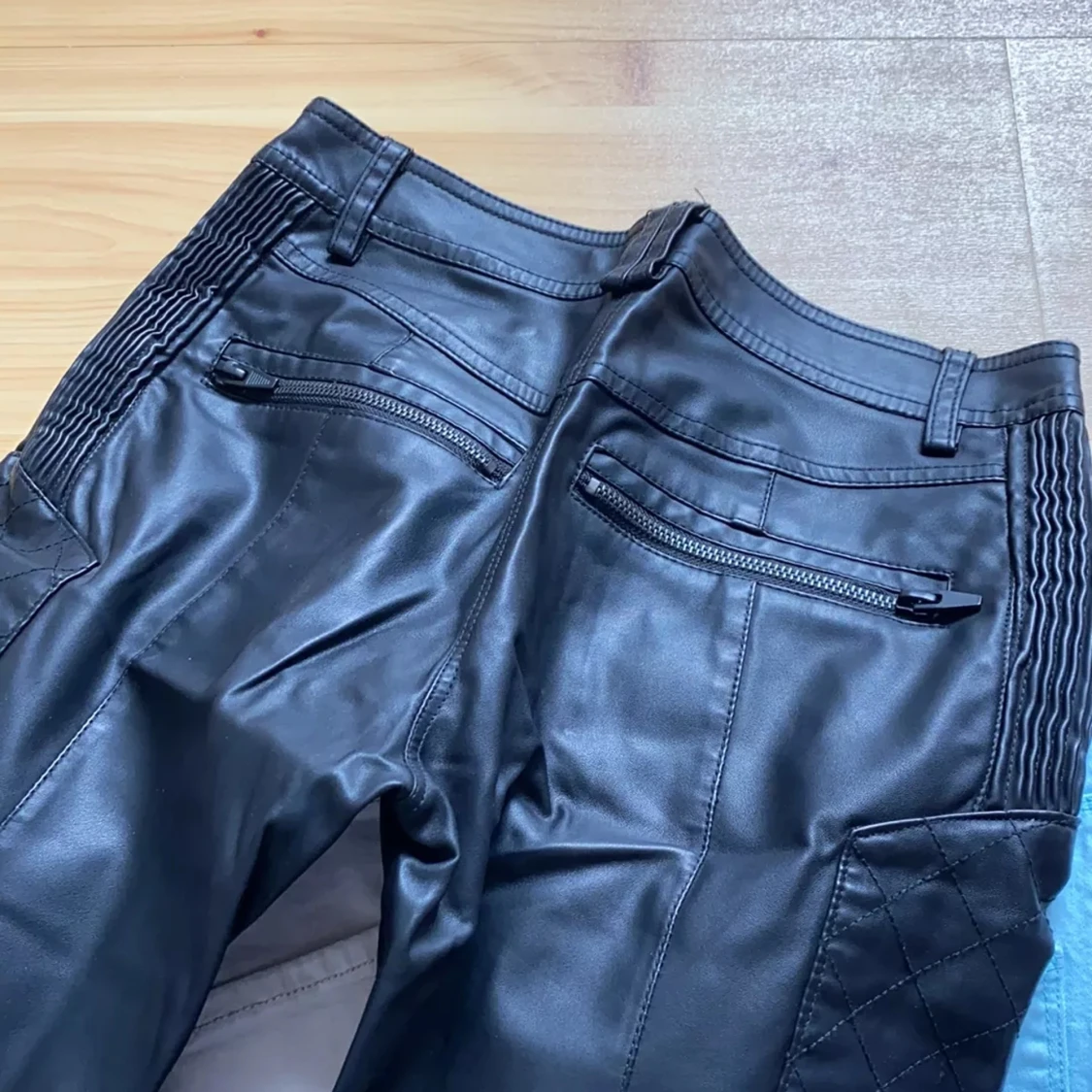 Läder /skinn byxor Nya fr Zara xs - 91