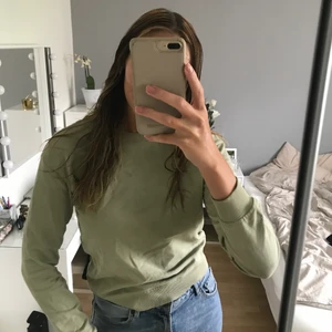 Nakd sweatshirt  - Snygg grön färg som passar till det mesta 💚 