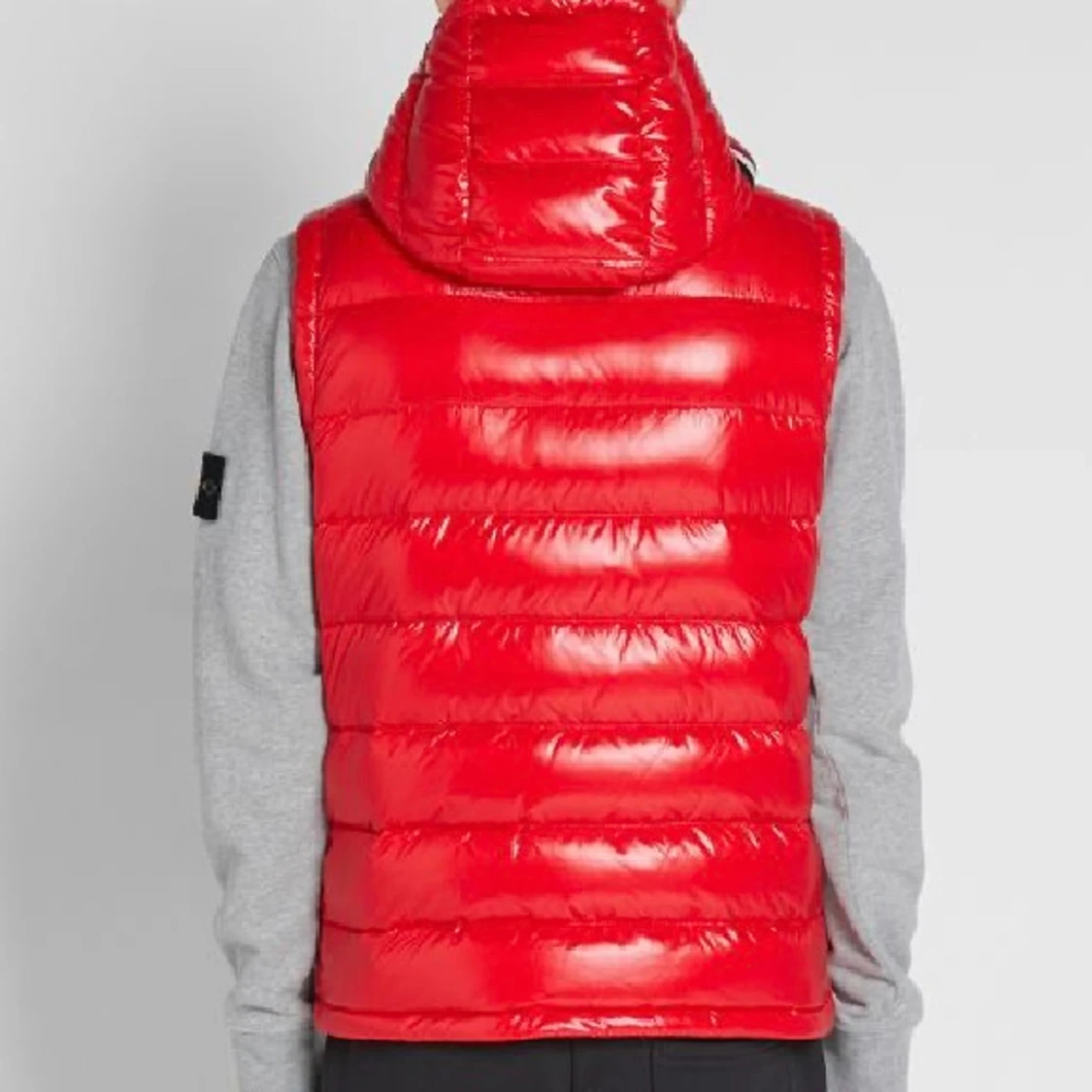 äkta röd moncler väst, Strl 2 (M) - 90
