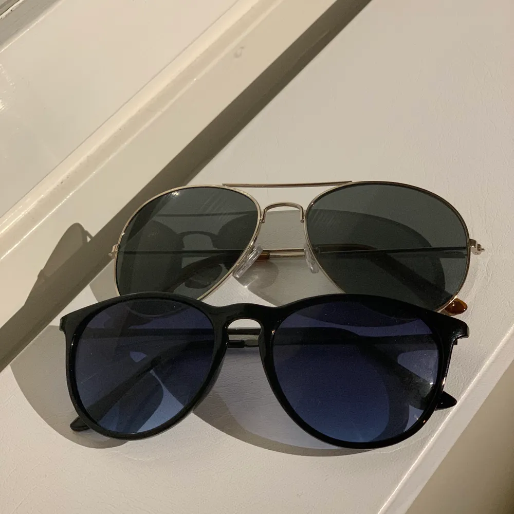Två snygga #solglasögon som inte används av mig förs vidare till annons styck 80kr. Accessoarer.