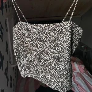 Linne  - Gulligt linne, knappt använd jätte fint skick🥰 frakt tillkommer