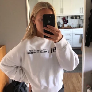 Tröja från Zara strl S - Knappt använd å har inga fläckar! 