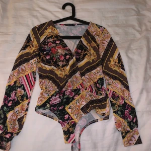 Tröja - Mönstrad tröja från nelly aldrig använd