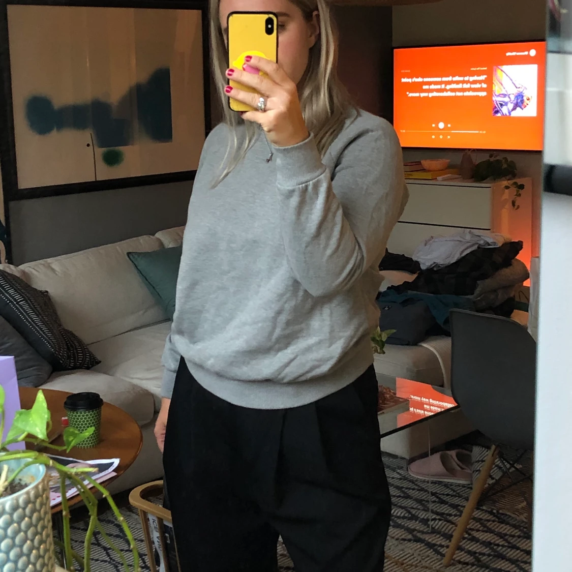 Sweatshirt / Crew Neck - 90