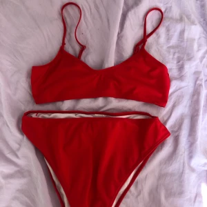 bikini  - röd bikini💕 strlk M i båda delar. oanvänd