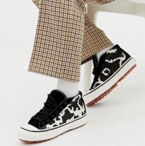 Vans - Supercoola vans med komönster, använda ca 5 ggr därför i bra skick! Frakt tillkommer 🌸