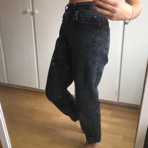 Svarta jeans - Storlek W28 / L30