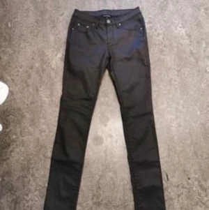 Skin byxor - Skin imetation, knappt använda, perfekt i längden 