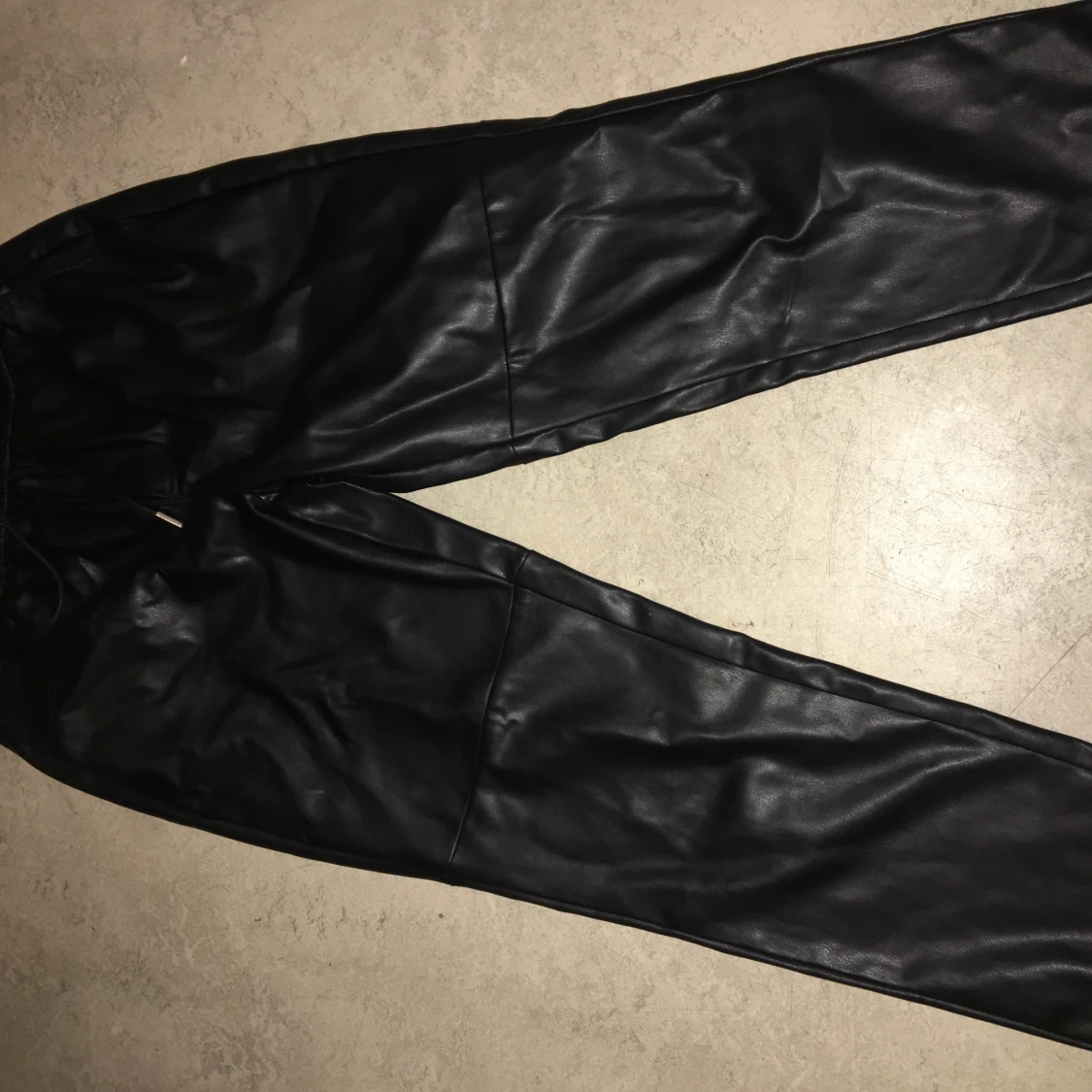 Skinbyxor från mango - 90