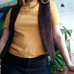 Mocka väst! - Mocha väst med snörning köpt vintage second hand.