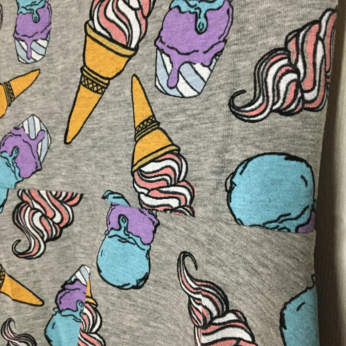 Söt klänning med glasstryck. Strl: xs - 91