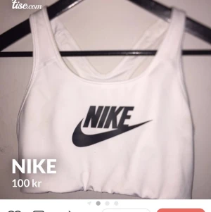 Nike - Nike topp storlek L men passar s och XS har andvänt den som cropp top men det är en tränings topp