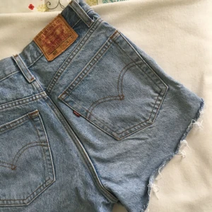  - Populära jeansshorts från LEVIS i modell 501 säljes i nyskick pga fel storlek