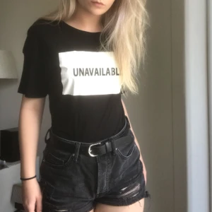  - Står XS men funkar perfekt på mig som har S. Endast testad, prislappen kvar.