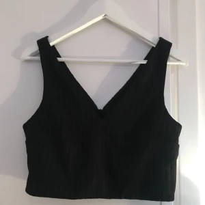  - Utrolig fin topp fra topshop. Perfekt for sommeren!