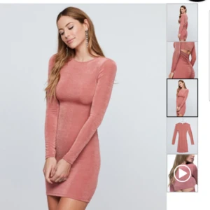  - Oanvänd klänning med prislapp kvar   Nypris 299 Mitt pris  150  