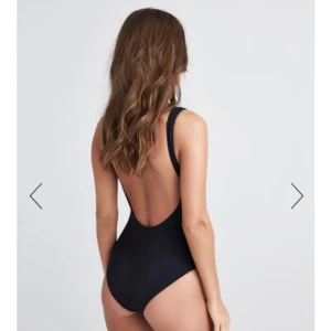  - Helt oanvänd supersnygg bikini med djur urringning i ryggen från BikBok. 💚 Fått i födelsedagspresent förra året men passar inte mig. Superfin och assnygg och borde därav få ett nytt hem🌹