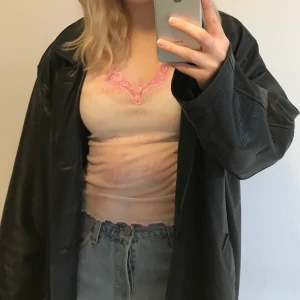 Vintage meshlinne - Supersnyggt vintage meshlinne från humana i bra skick som ger en väldigt 2000-tals känsla. Köparen står för frakt🤍✨