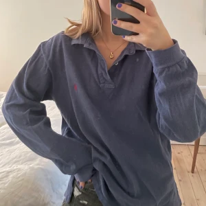Ralph Lauren tröja - Vintage Ralph Lauren tröja i herrstorlek S, så passar mellan S-L❤️ pris: 200 + 65 frakt