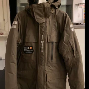 Sailracing jacka L - Den står bara hemma o är där haha så tänkte varför inte bara få bort den 