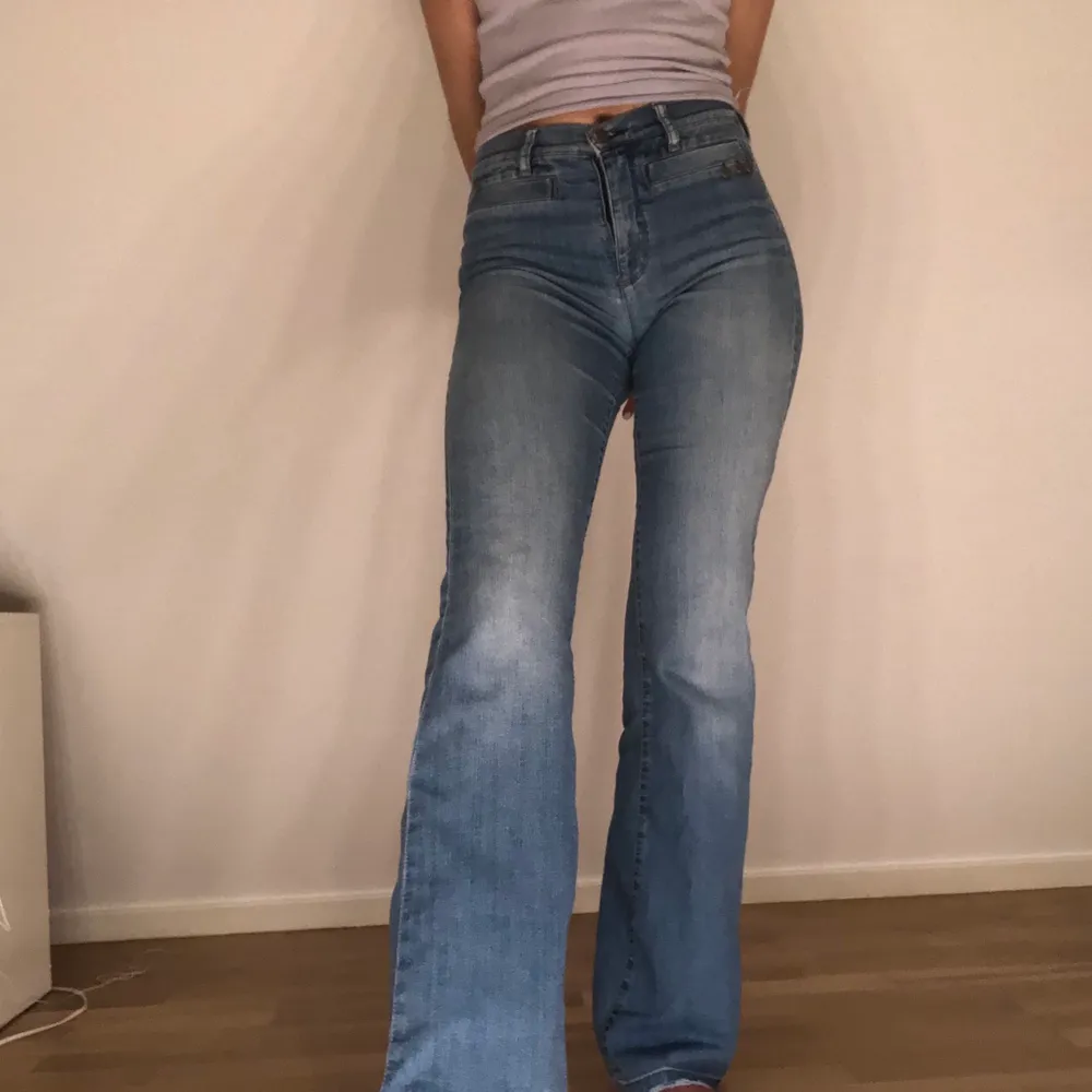 Superfina jeans från Odd Molly som tyvärr inte kommer till användning🥰. Jeans & Byxor.