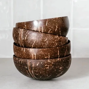 Coconut Bowls!! - Vi är ett UF-företag som säljer sjukt fina och trendiga kokosskålar gjorda på återanvänt kokosnötskal, som är den perfekta detaljen i ditt hem! 1 st - 75 kr, 2 st - 140 kr, 3 st - 200 kr, 5 st - 320 kr. Frakt tillkommer. Hör av er vid frågor🥰✨🥥