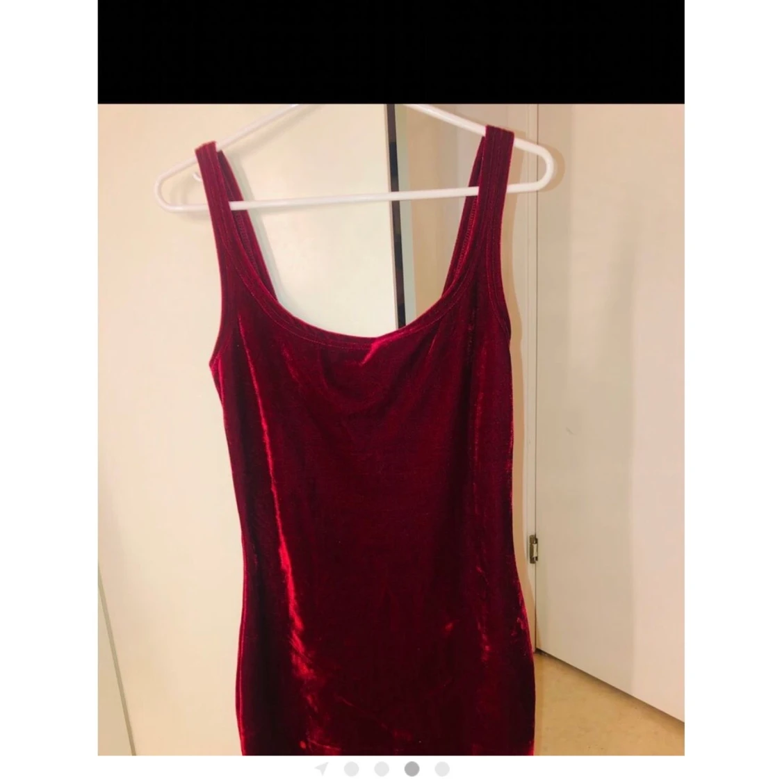 Röd velvetklänning - 91