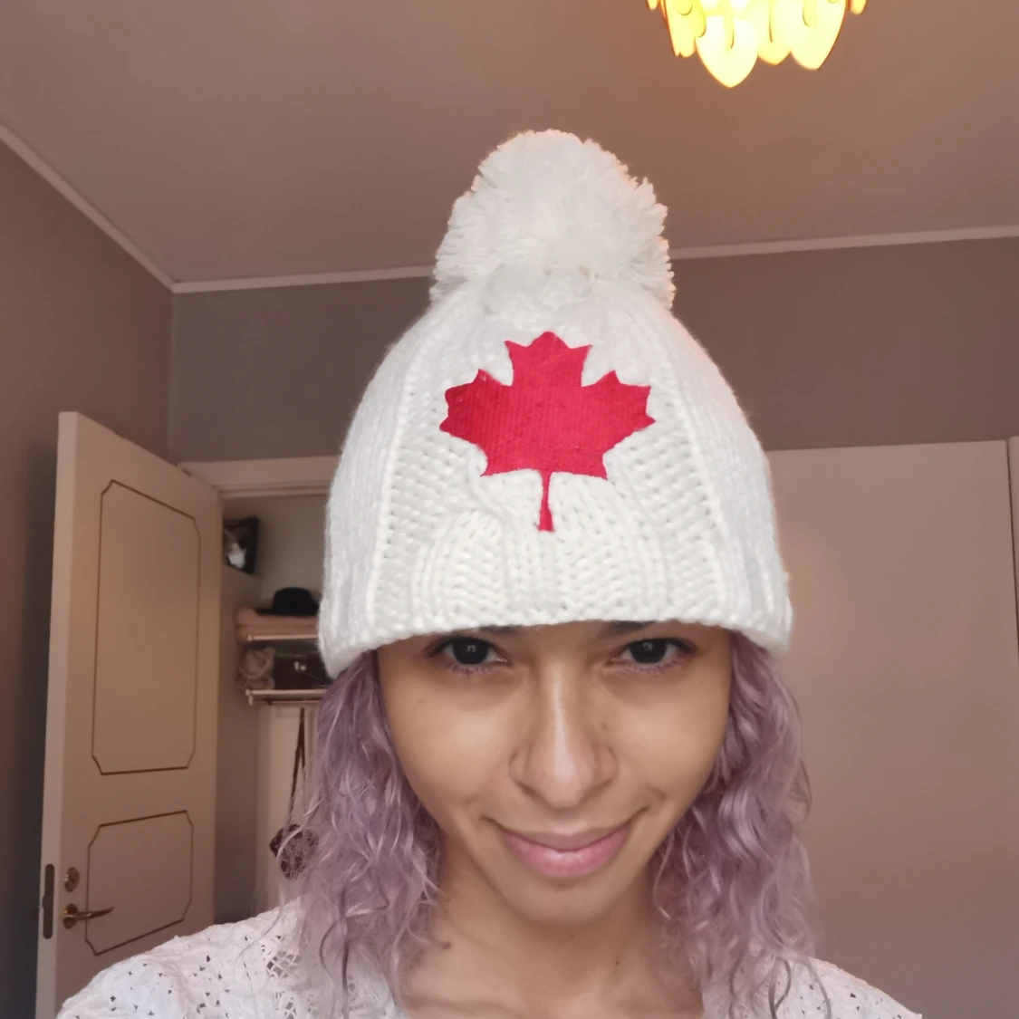 Vit stickad mössa - 90