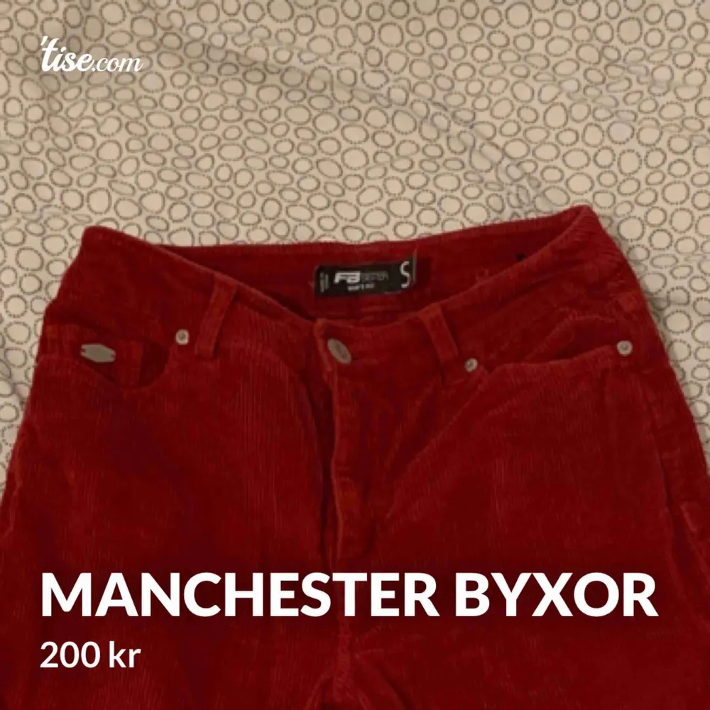 Mom fit från New Yorket. Använda 3 gånger, som nya! Lite skrynkliga men fixas lätt med lite värme 😉 pris kan diskuteras 💞 möts upp i Lund annars tillkommer frakt 🚚 📦 ⭐️ . Jeans & Byxor.