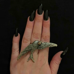  - Svala ring Justerbar Frakt tillkommer vid behov