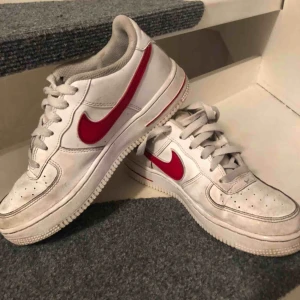  - Säljer mina air force i storlek 38 hör av dig om du är intresserad💕💕