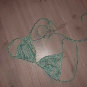  - Bikini överdel. Köparen står för frakten, möts upp i Stockholm City eller Huddinge 